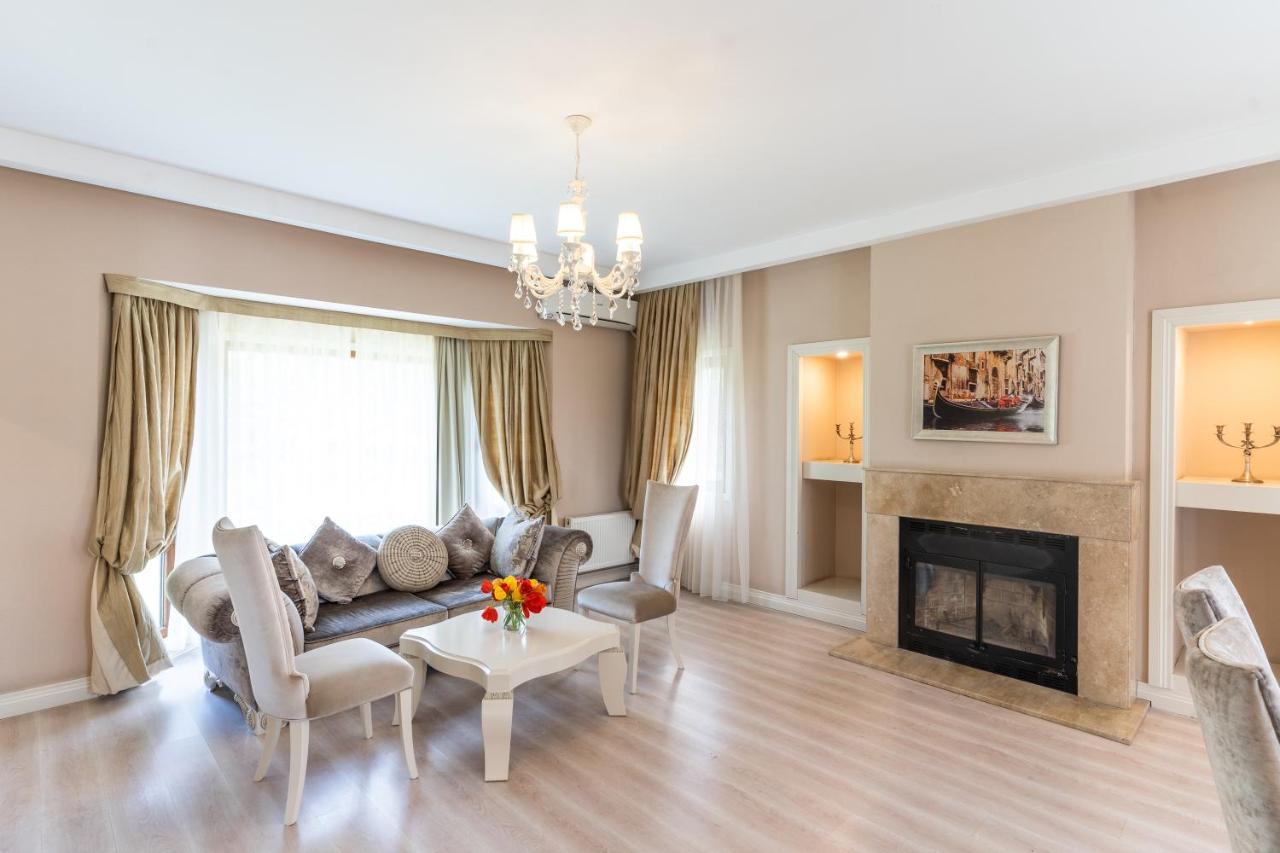 Qafqaz Riverside Hotel Qəbələ Exterior foto A living room in a house